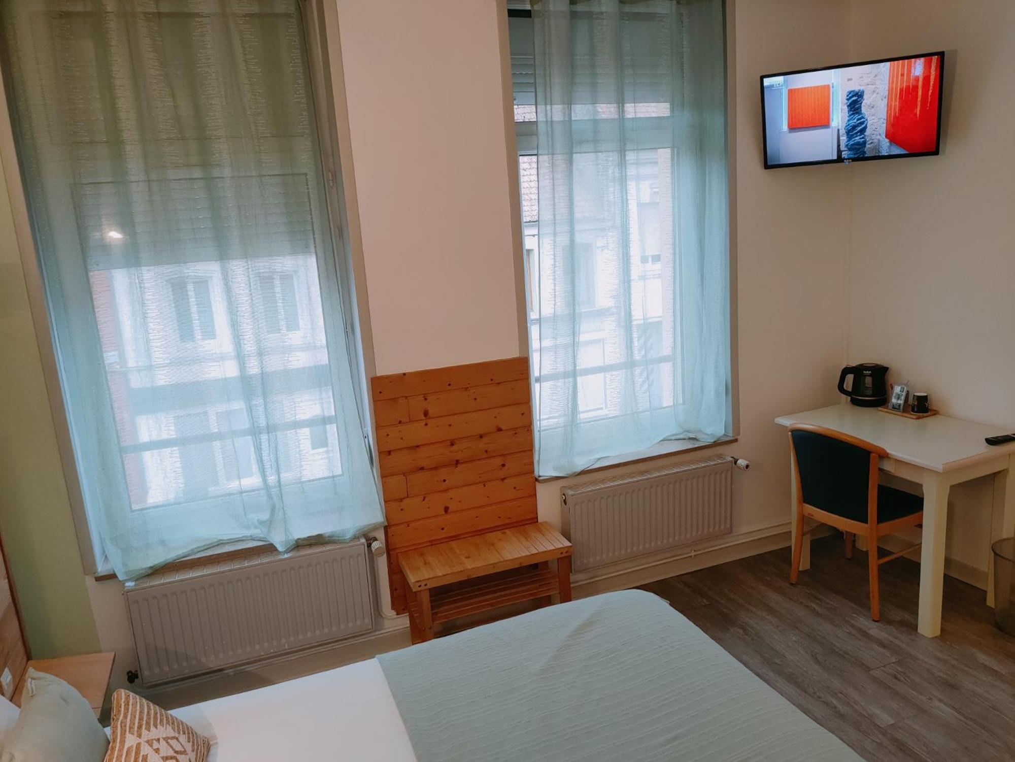 Le Royal Hotel Saint-Pol-sur-Ternoise Ngoại thất bức ảnh